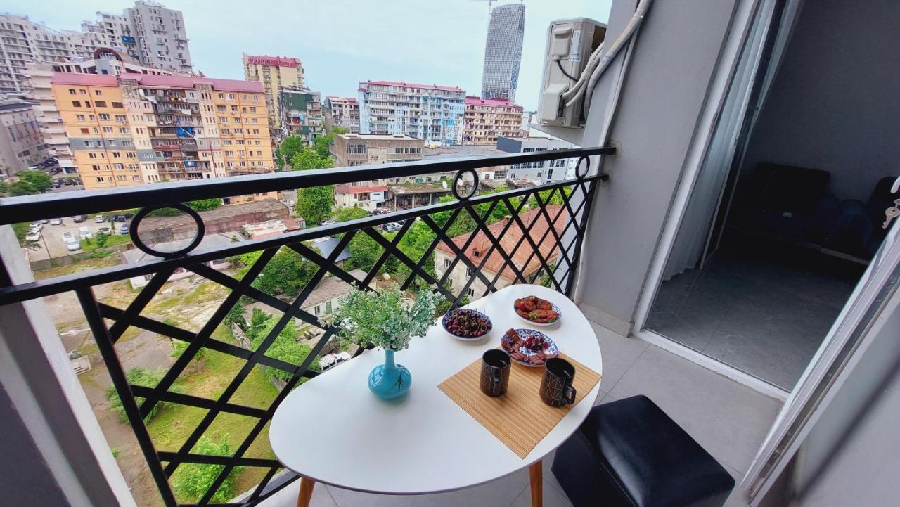 Irakli Sweet Home Батуми Екстериор снимка