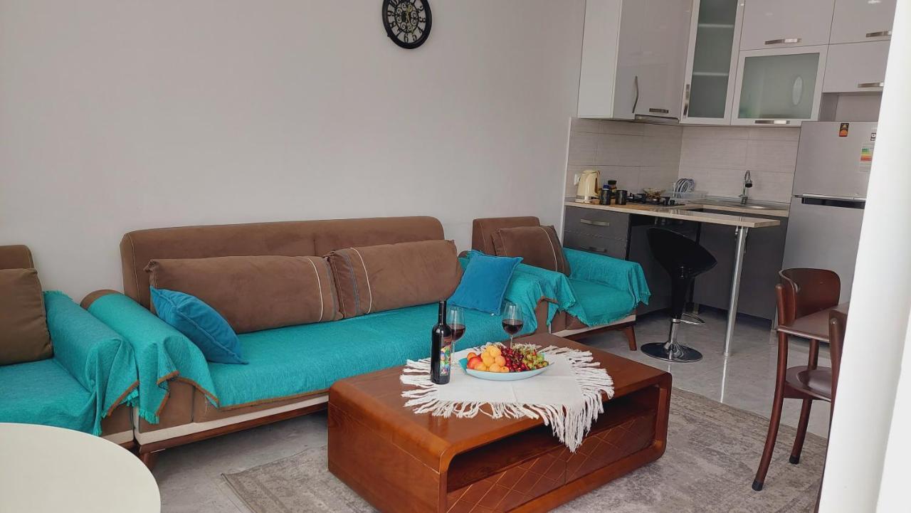 Irakli Sweet Home Батуми Екстериор снимка