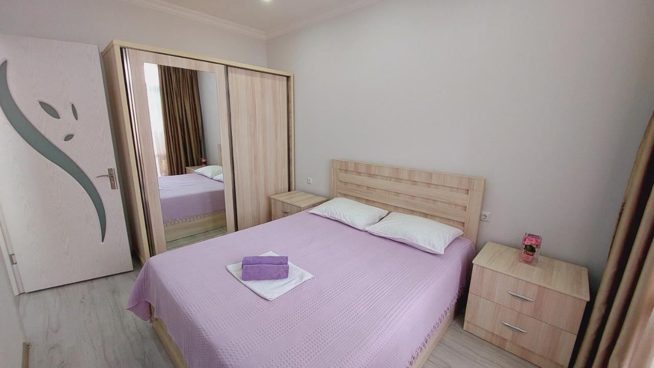 Irakli Sweet Home Батуми Екстериор снимка